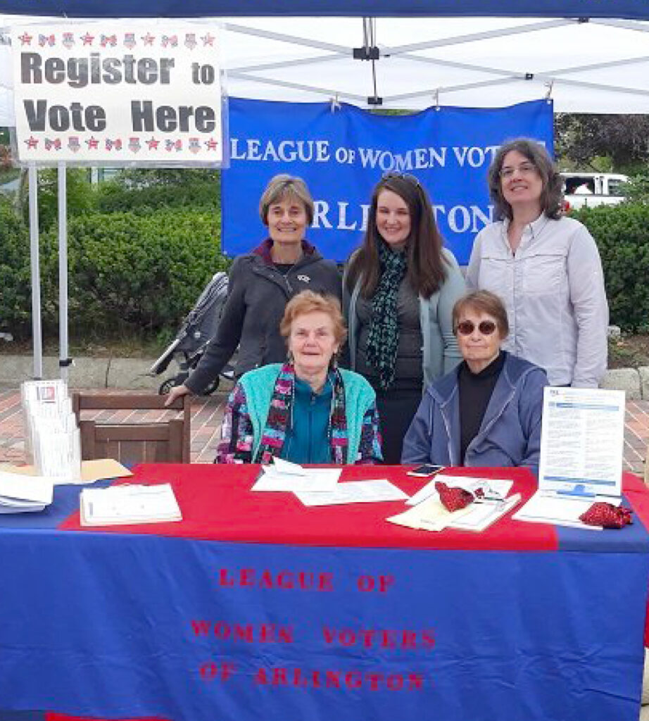 Photo of volunteer League members at Arlington Town Day.